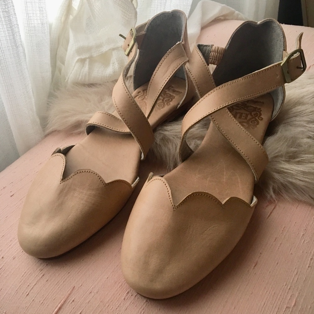 Bali Elf Mangrove ballet scallop leather flats